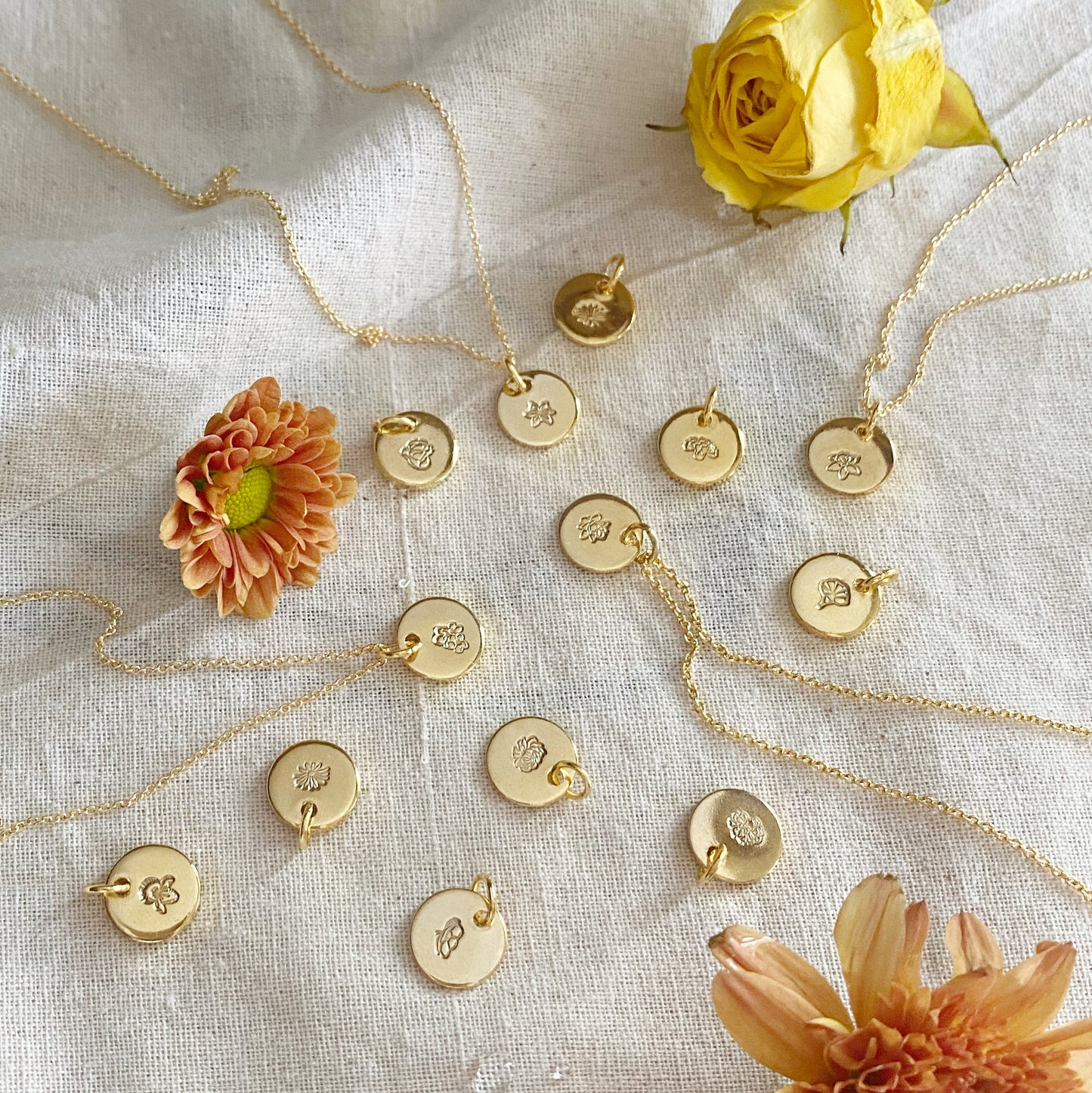 November - Chrysanthemum Birth Flower Necklace