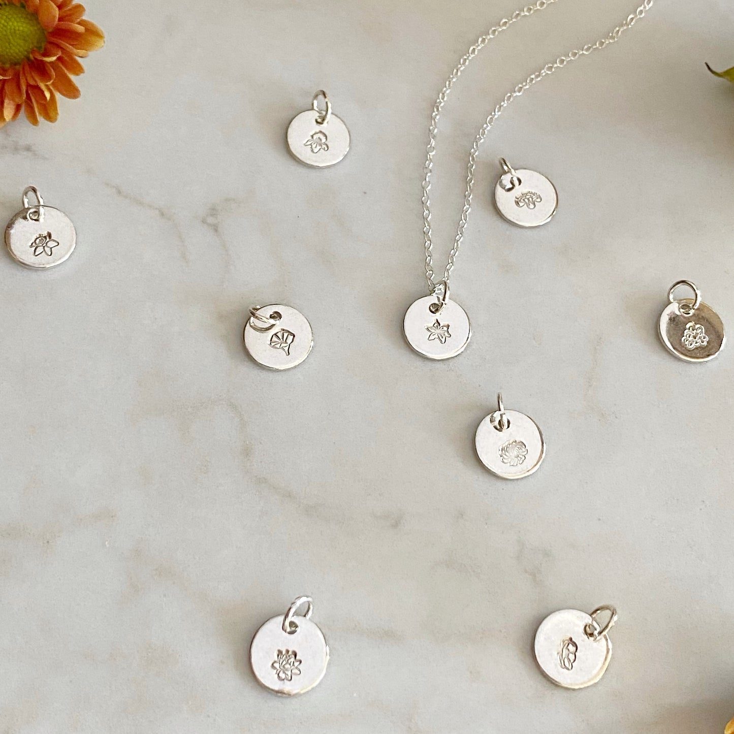Custom Birth Flower Necklace – Personalized Hand-Stamped Floral Charm Necklace