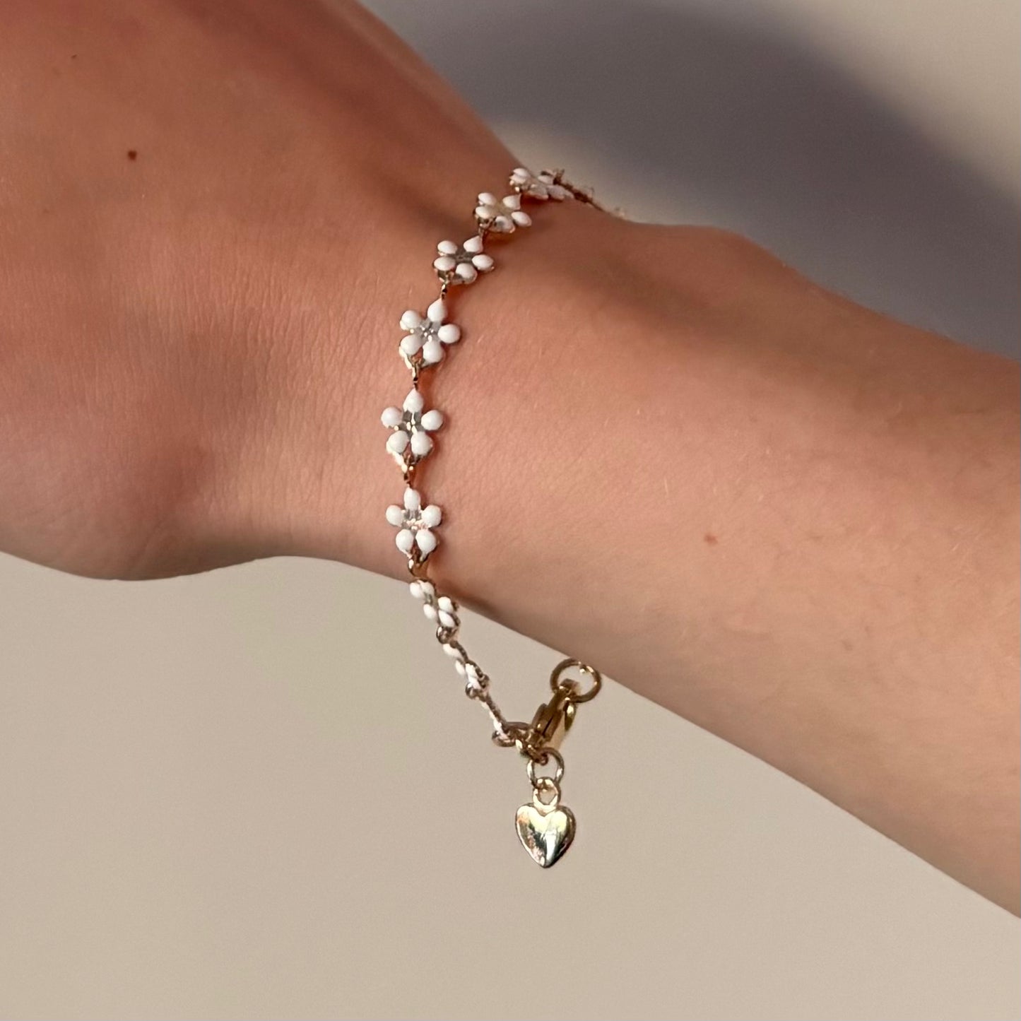 Daisy Bracelet – Valentine’s Edition