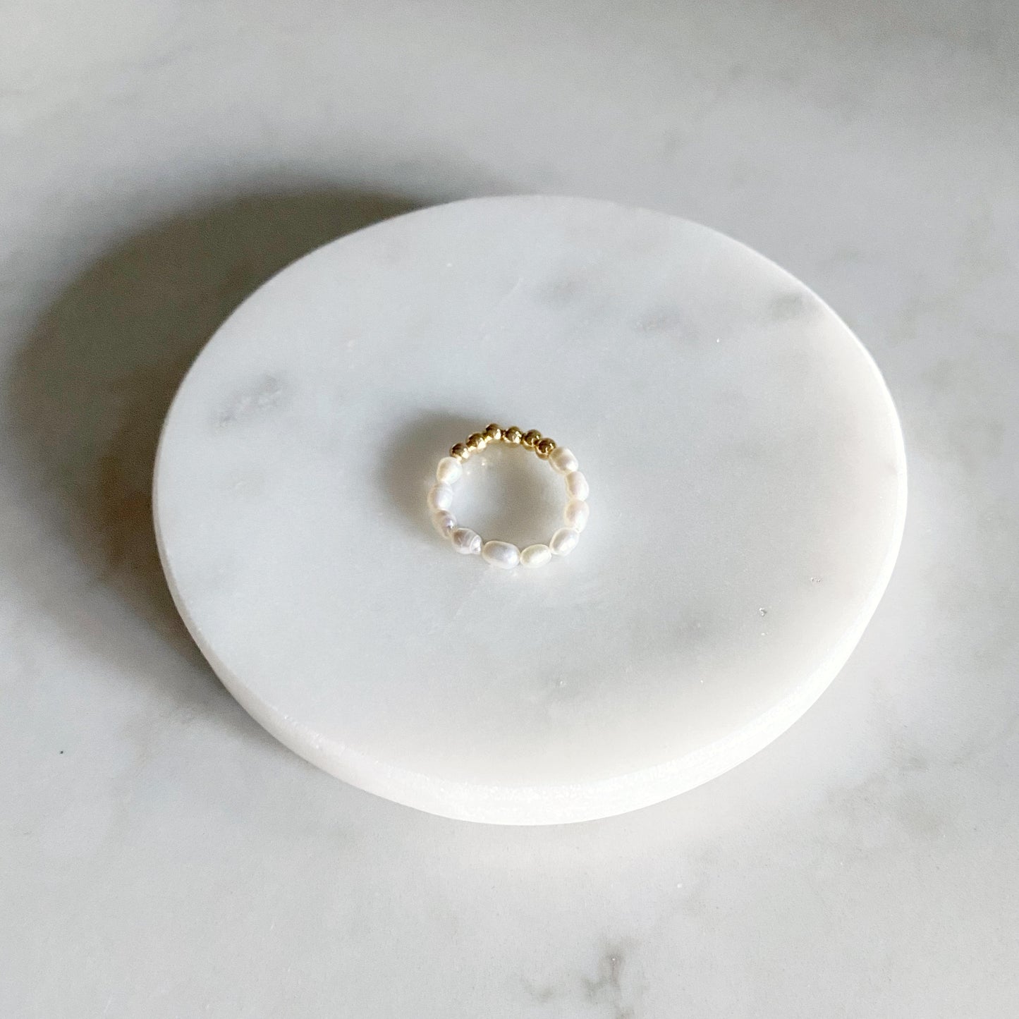 Pearl & Gold stretch ring