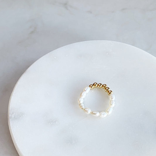 Pearl & Gold stretch ring
