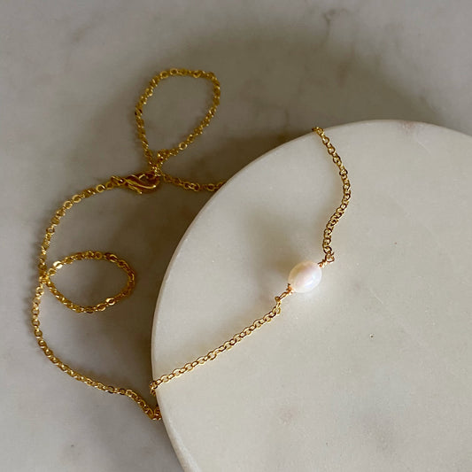Dainty Pearl Necklace